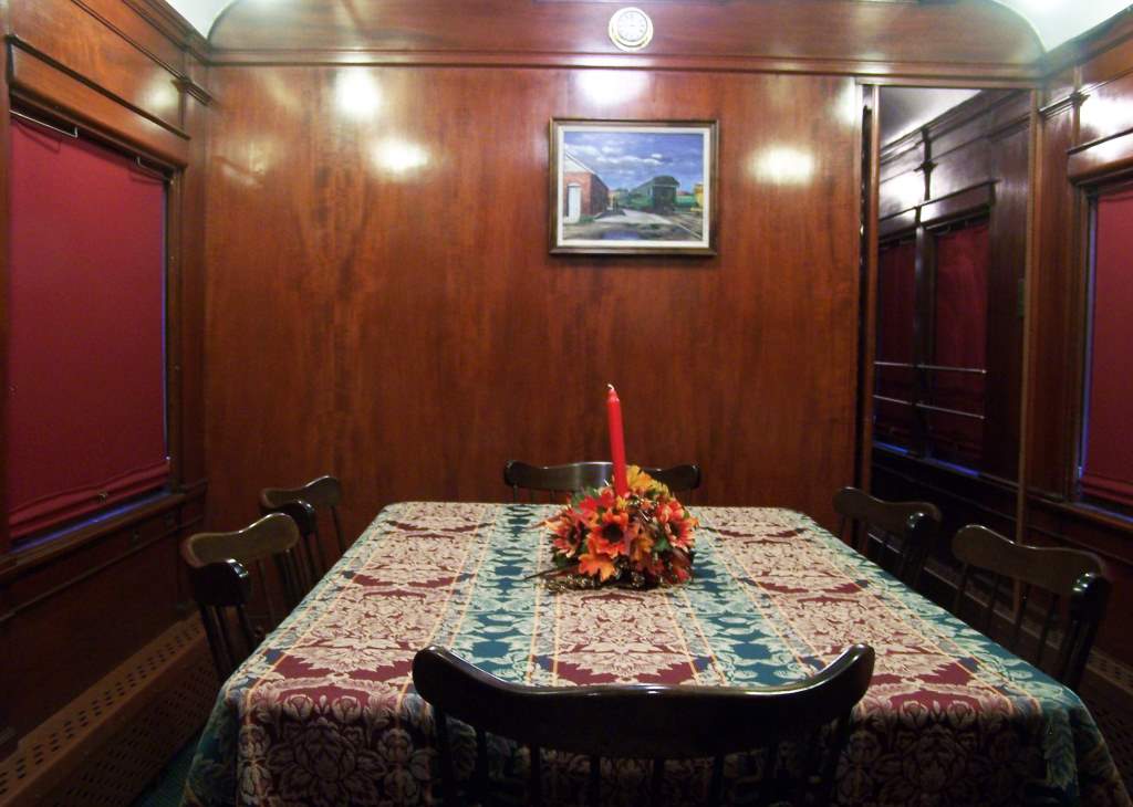 MAC 4 Dining